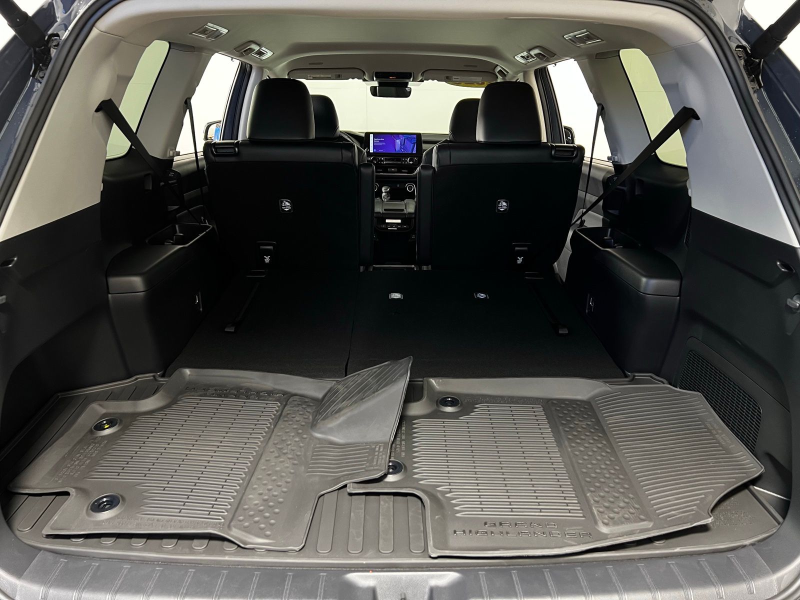 Thumbnail: 2026 Toyota Grand Highlander - 26