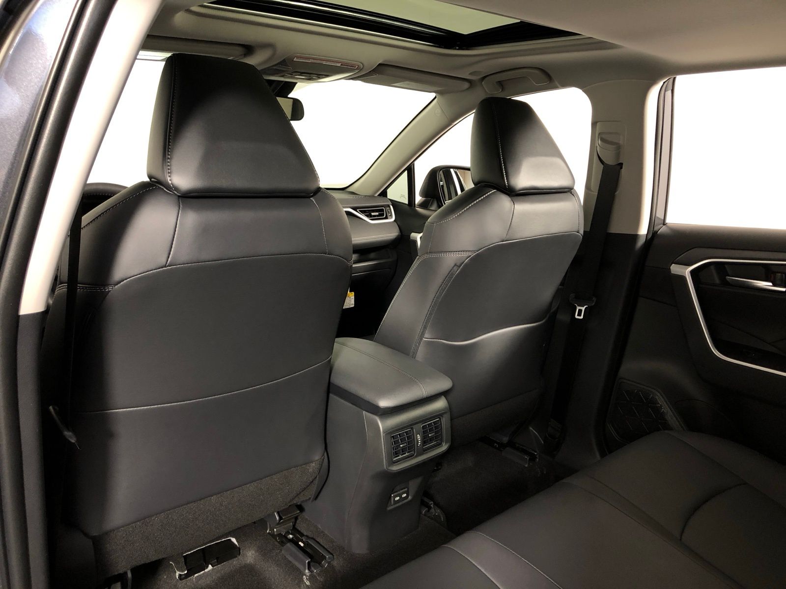 Thumbnail: 2025 Toyota RAV4 - 20