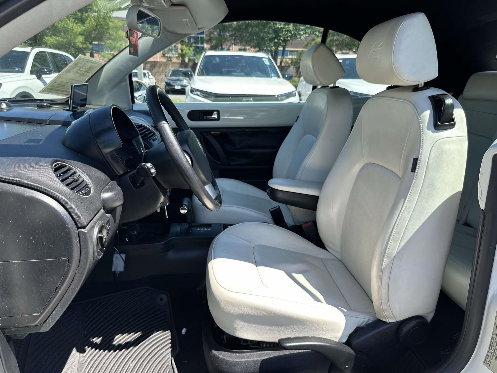 Used 2007 Gray Volkswagen Triple White image 9