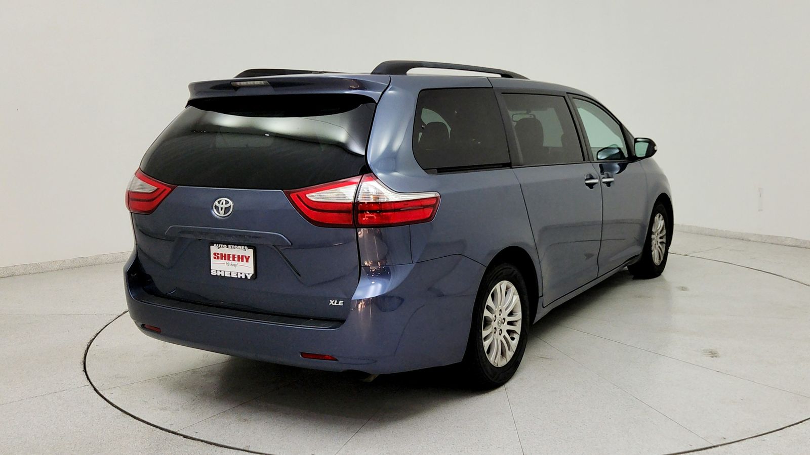 Used 2015 Blue Toyota XLE image 6