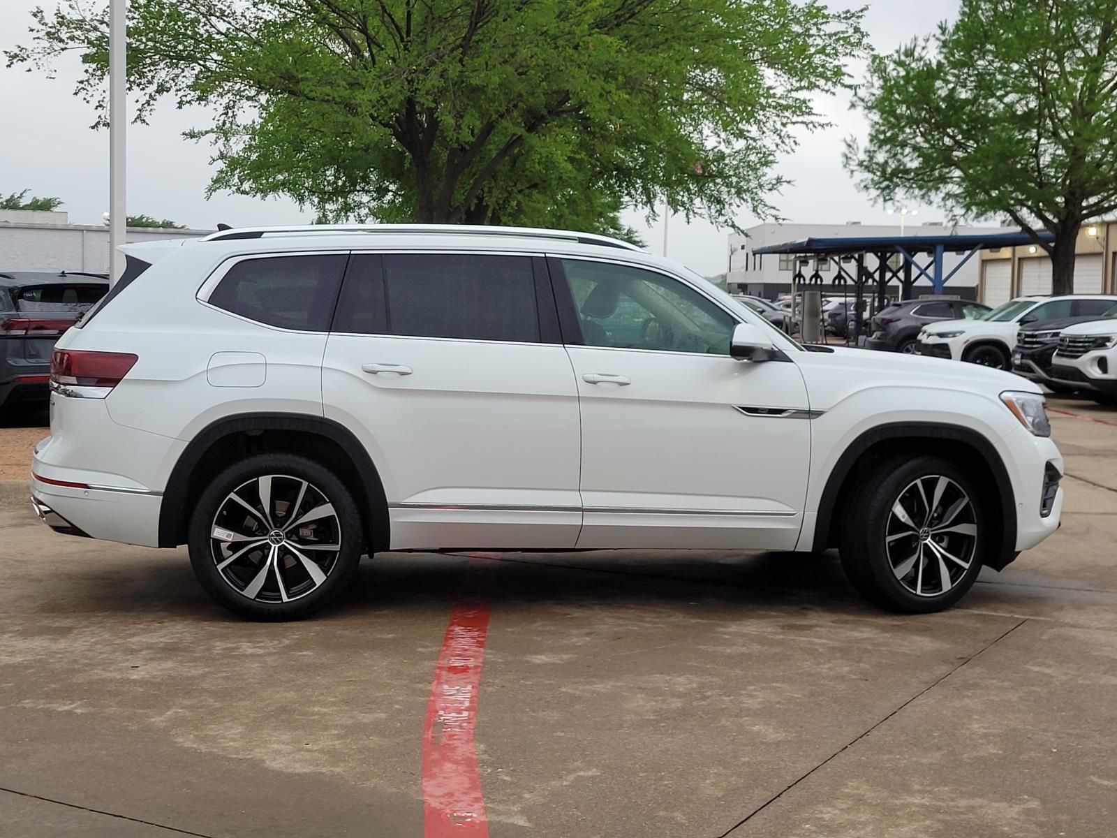 new 2026 Volkswagen Atlas car, priced at $50,395