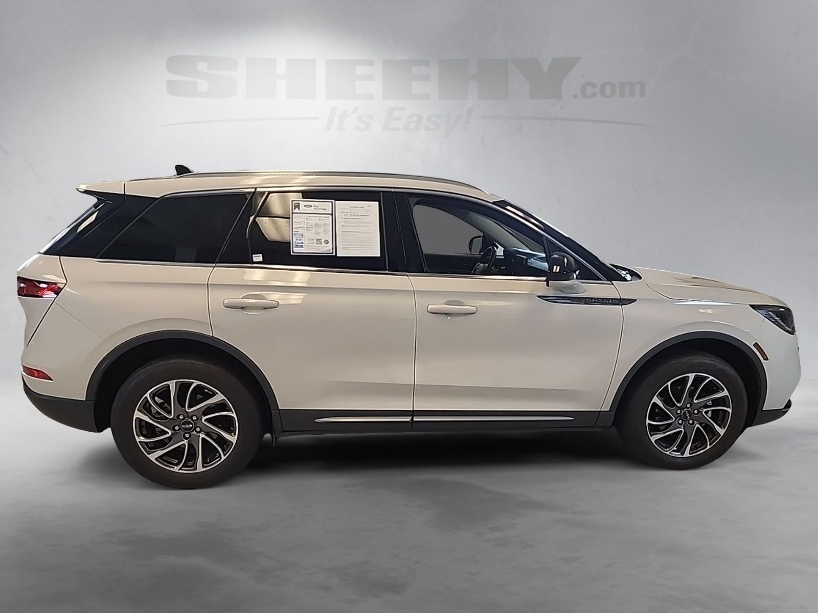 Used 2020 Ceramic Pearl Lincoln Standard image 9