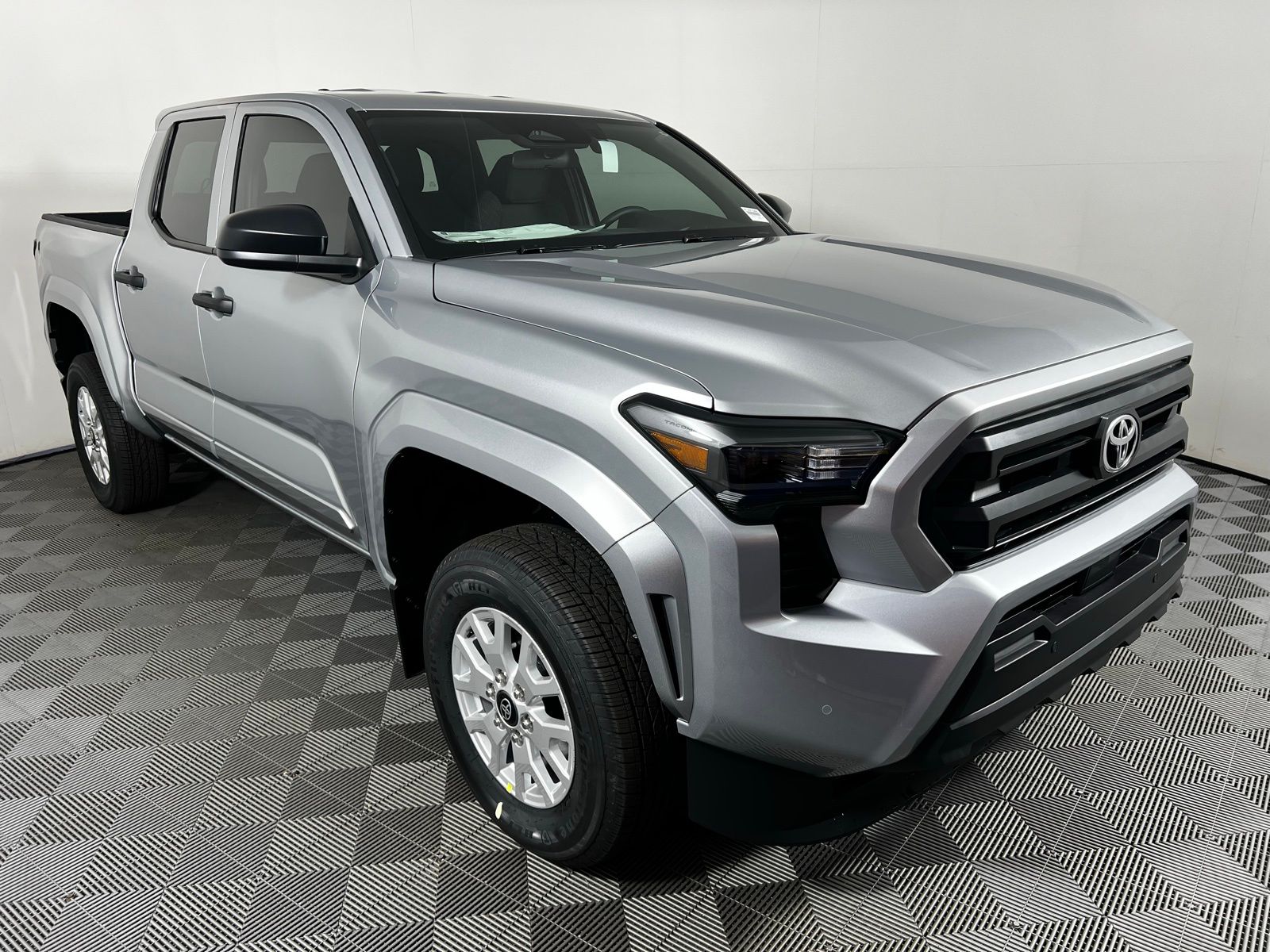 2025 Toyota Tacoma SR 3