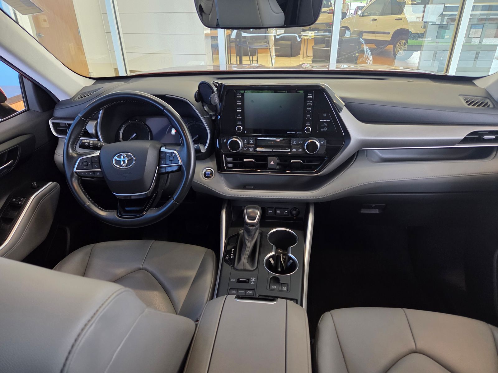 Used 2020 Red Toyota XLE image 31