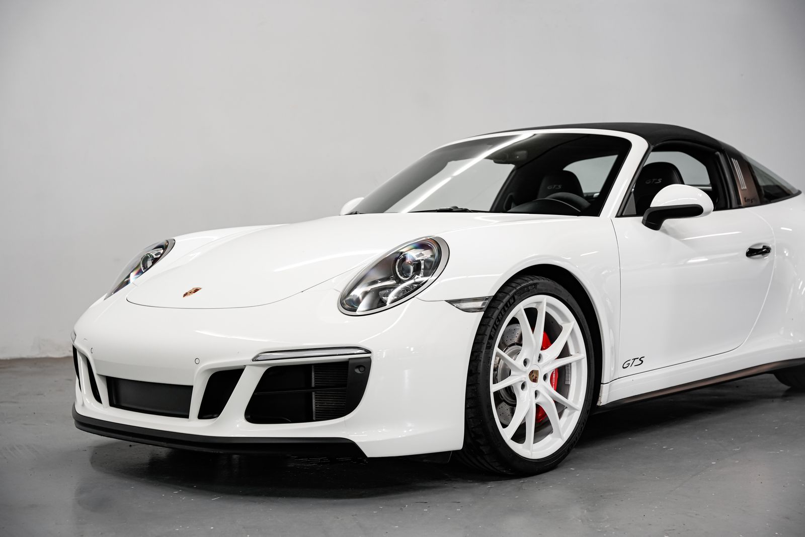 2019 Porsche 911 Targa 4 GTS — photo 32
