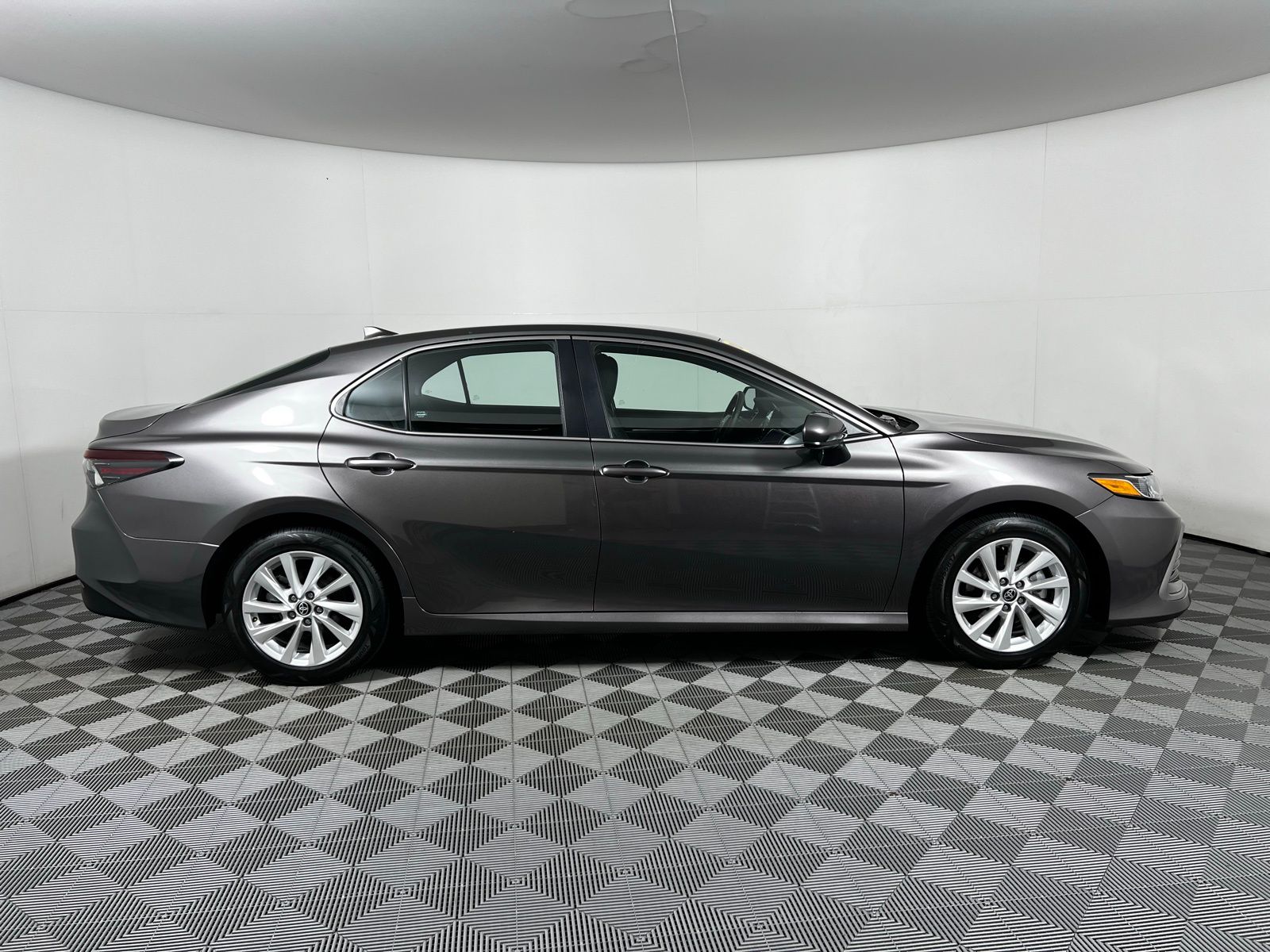 2024 Toyota Camry LE 4