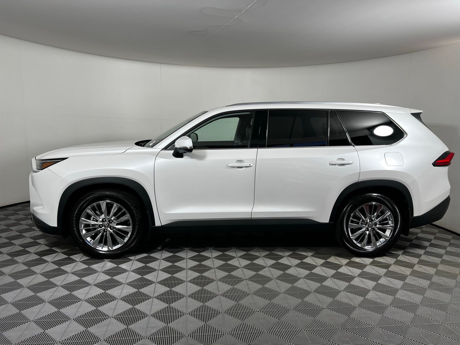2024 Toyota Grand Highlander Platinum 8