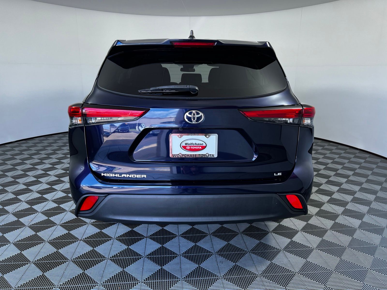 Thumbnail: 2023 Toyota Highlander - 6