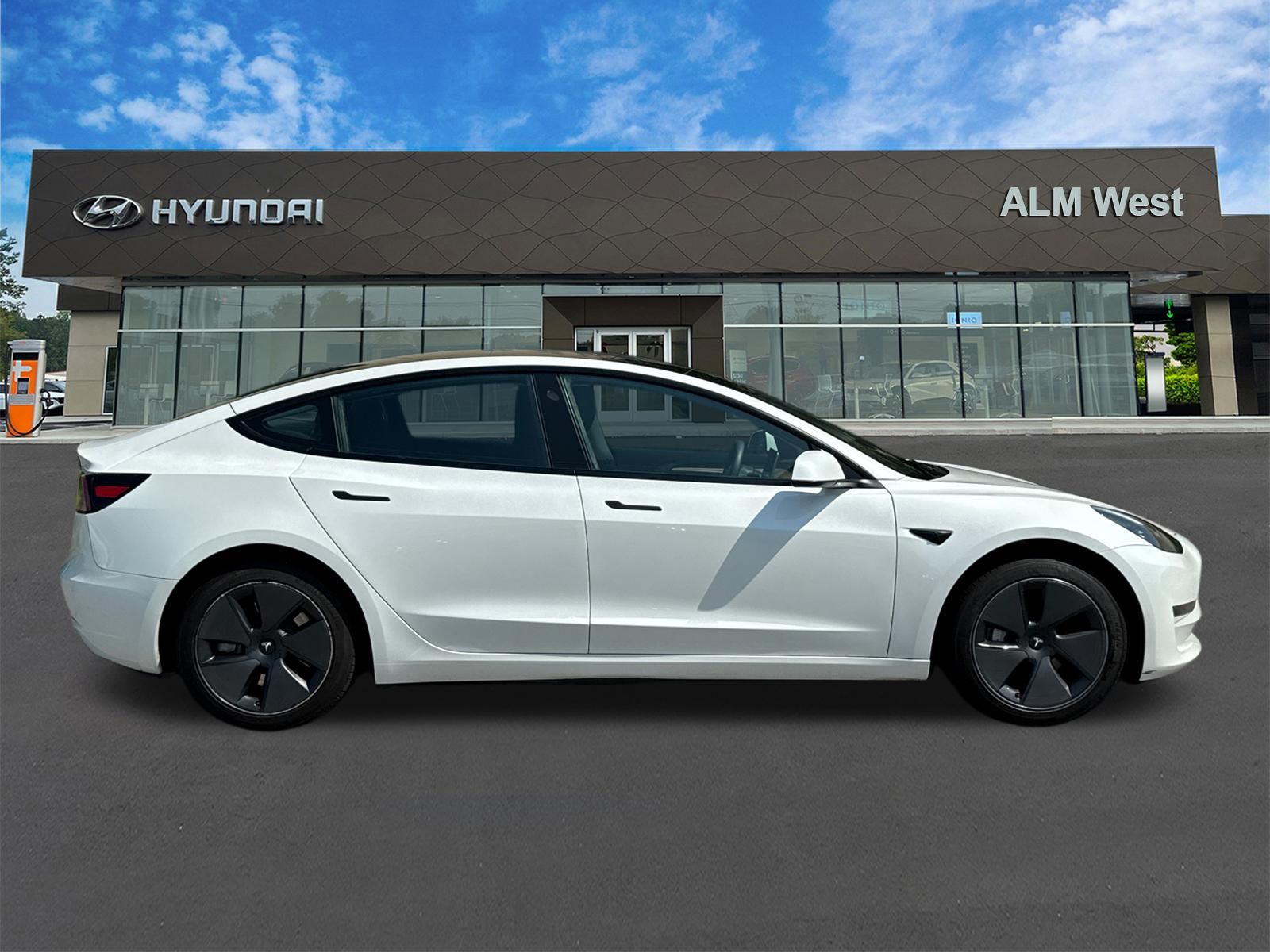 Used 2023 Pearl White Multi-Coat Tesla Base image 4