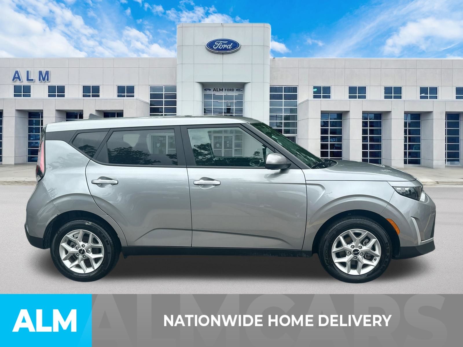 Used 2025 Steel Gray Kia LX image 4