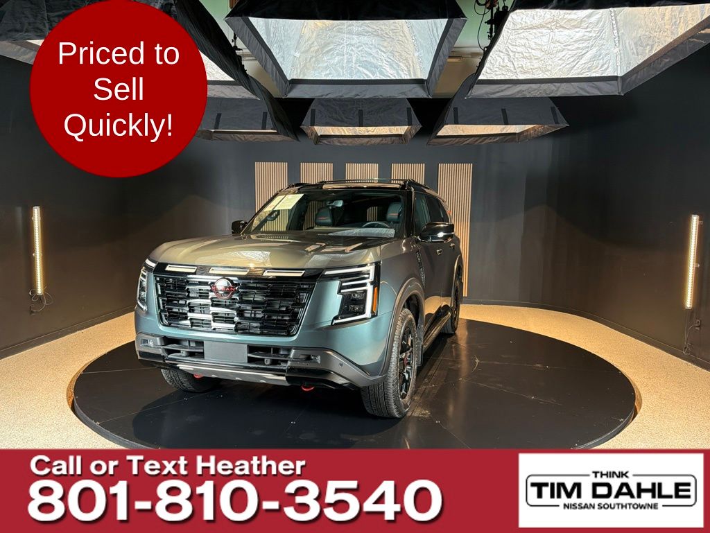 Alpine Metallic/Super Black 2025 Nissan Armada SUV / Crossover Four-Wheel Drive 9-Speed Automatic