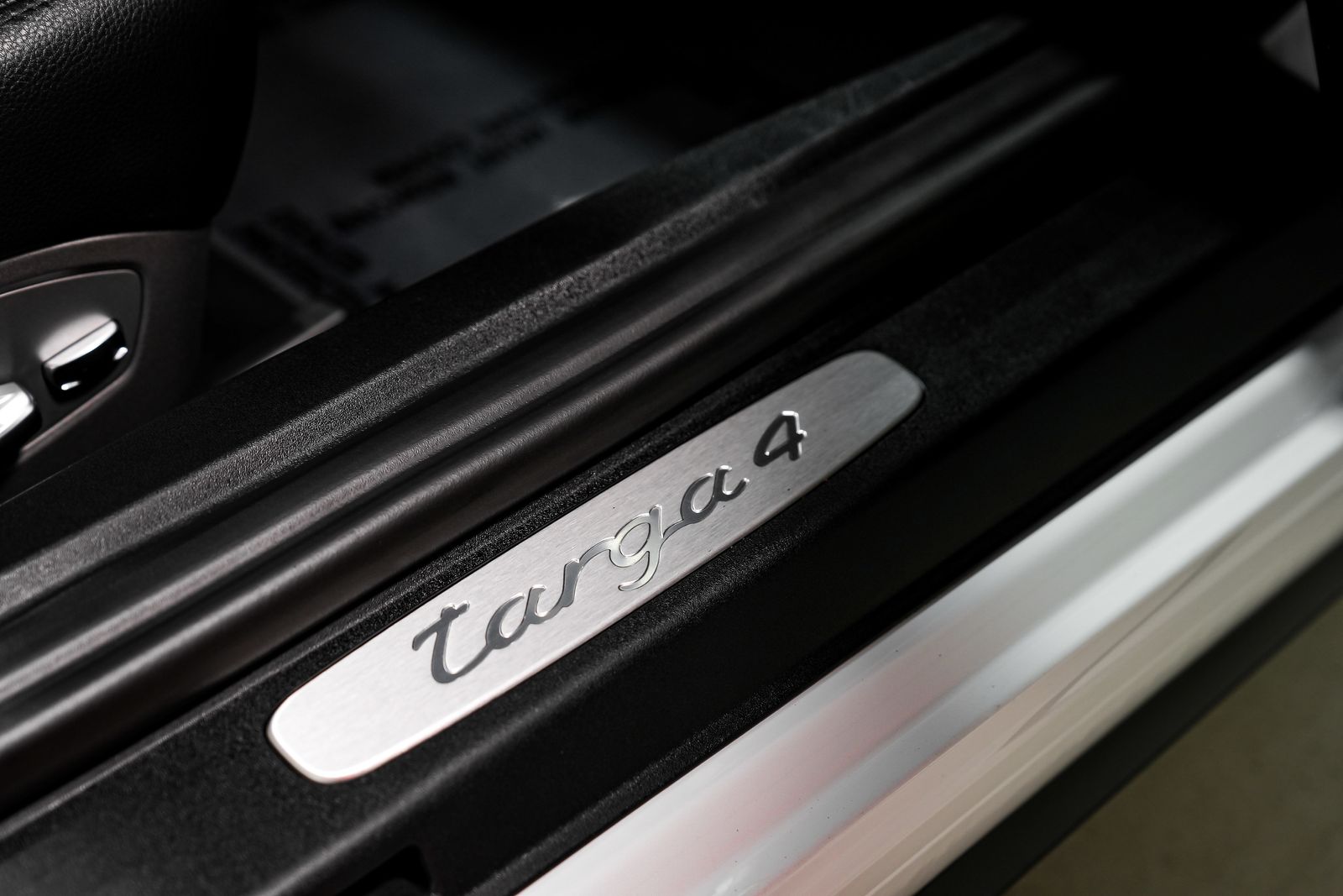 2017 Porsche 911 Targa 4 — photo 33