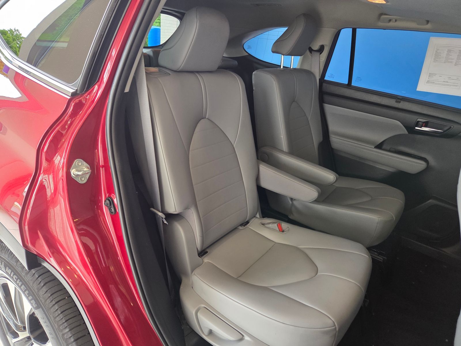 Used 2020 Red Toyota XLE image 27