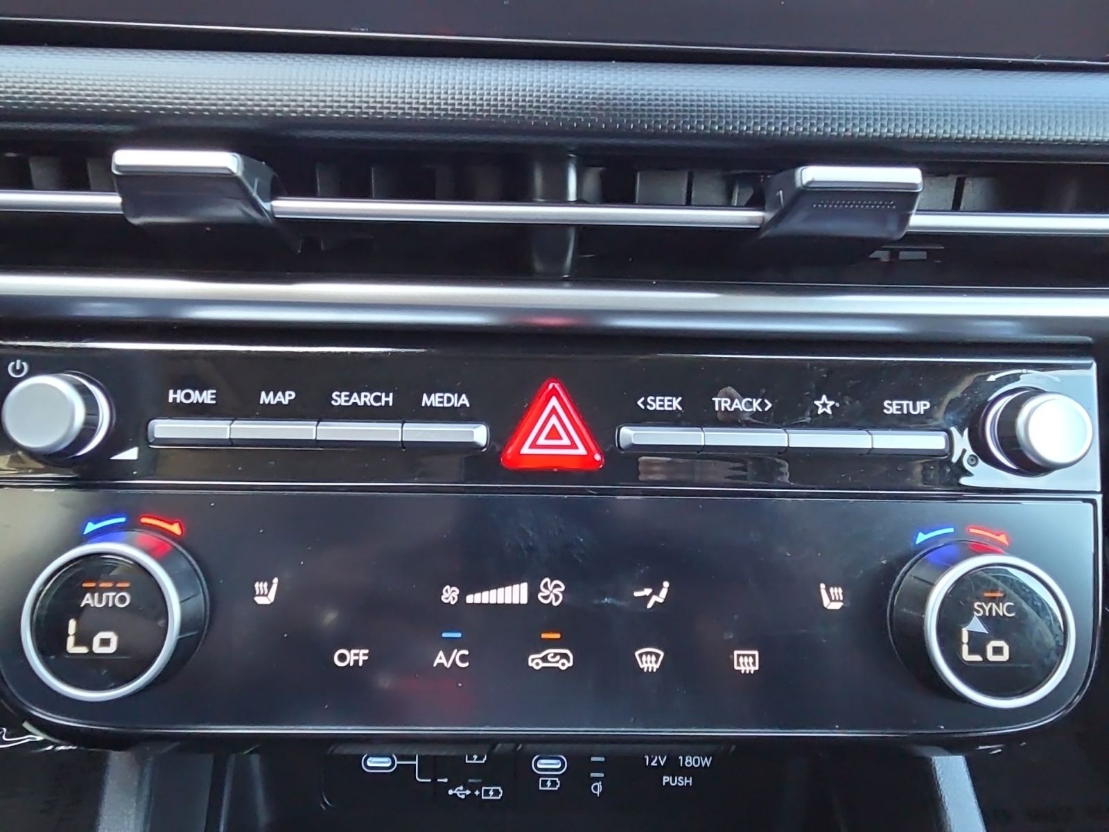 Used 2025 Green Hyundai SEL image 23