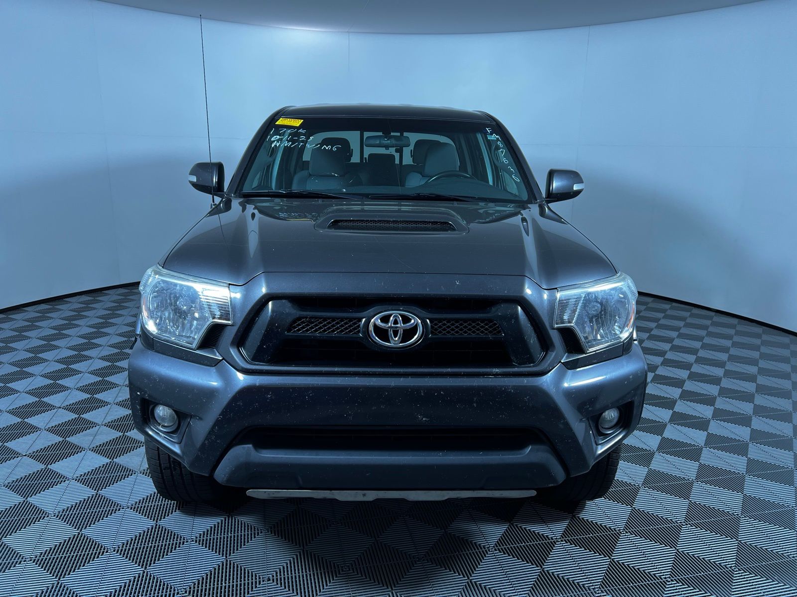 Thumbnail: 2015 Toyota Tacoma - 2