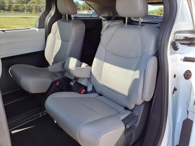 2025 Toyota Sienna XLE  at Gullo Toyota