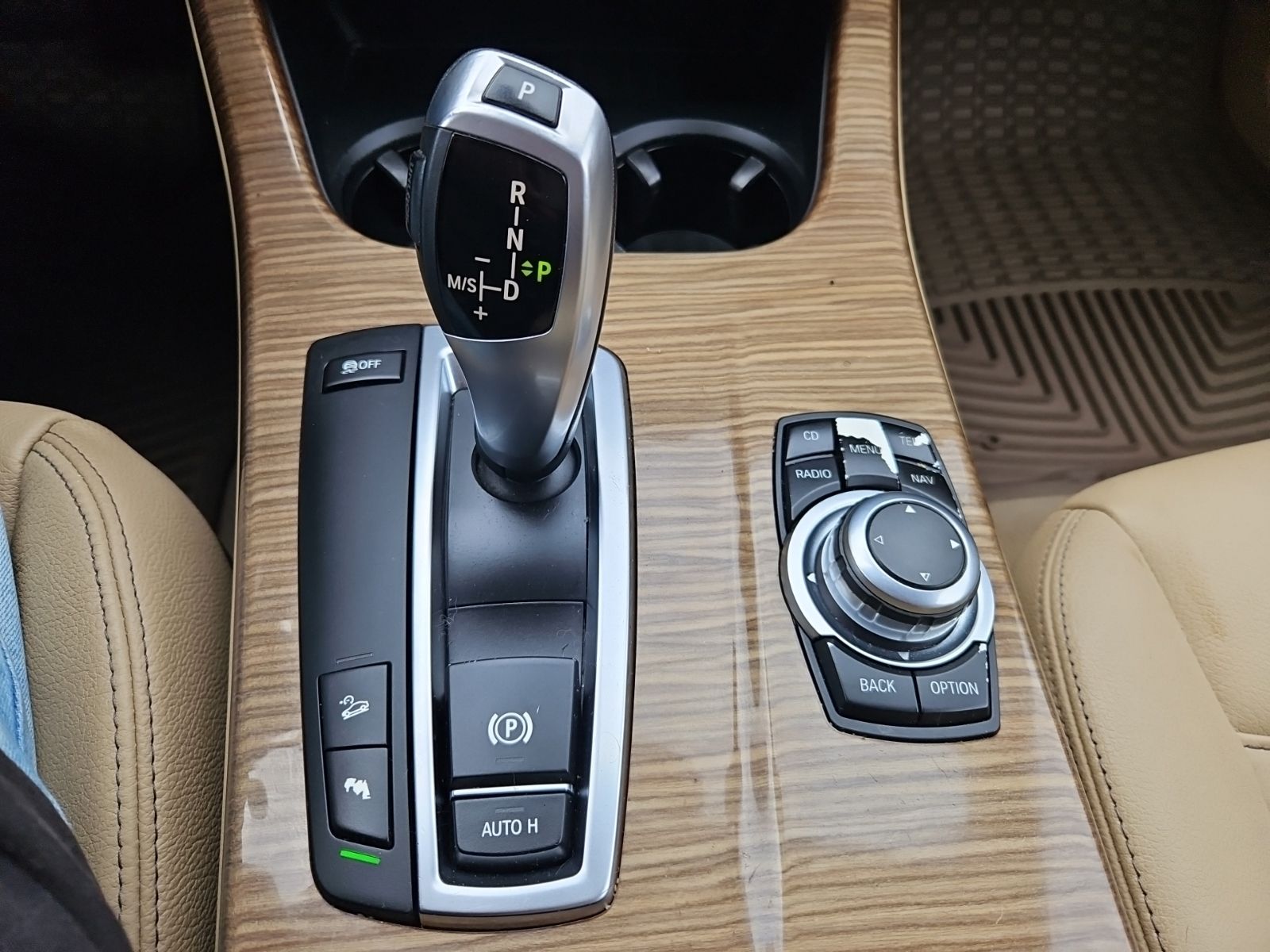 Used 2011 Silver BMW xDrive28i image 20