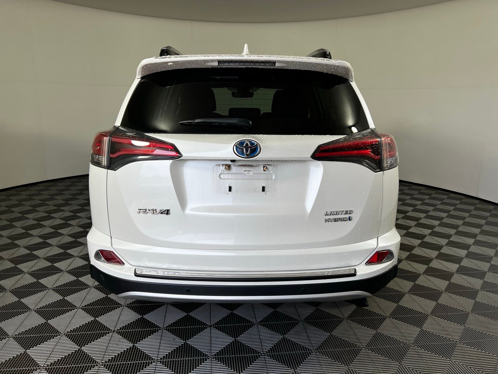 Thumbnail: 2018 Toyota RAV4 - 6