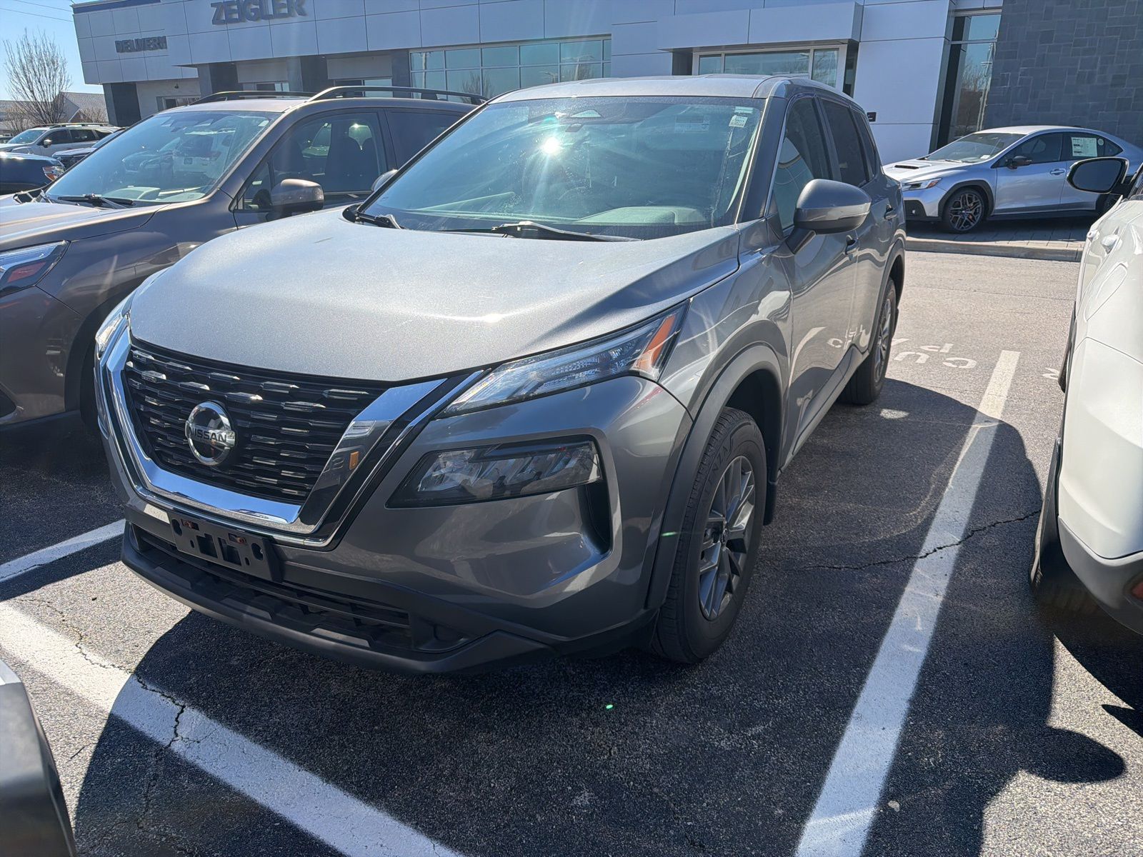 Gray 2021 Nissan Rogue S FWD SUV / Crossover Front-Wheel Drive Continuously Variable Transmission