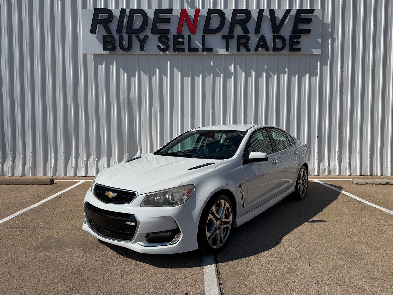 Heron White 2016 Chevrolet SS Sedan Rear-Wheel Drive 6-Speed Automatic