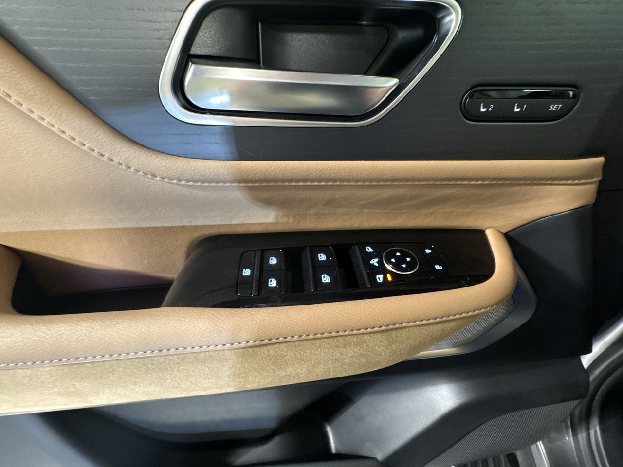 2025 Infiniti QX80 Sensory photo 15