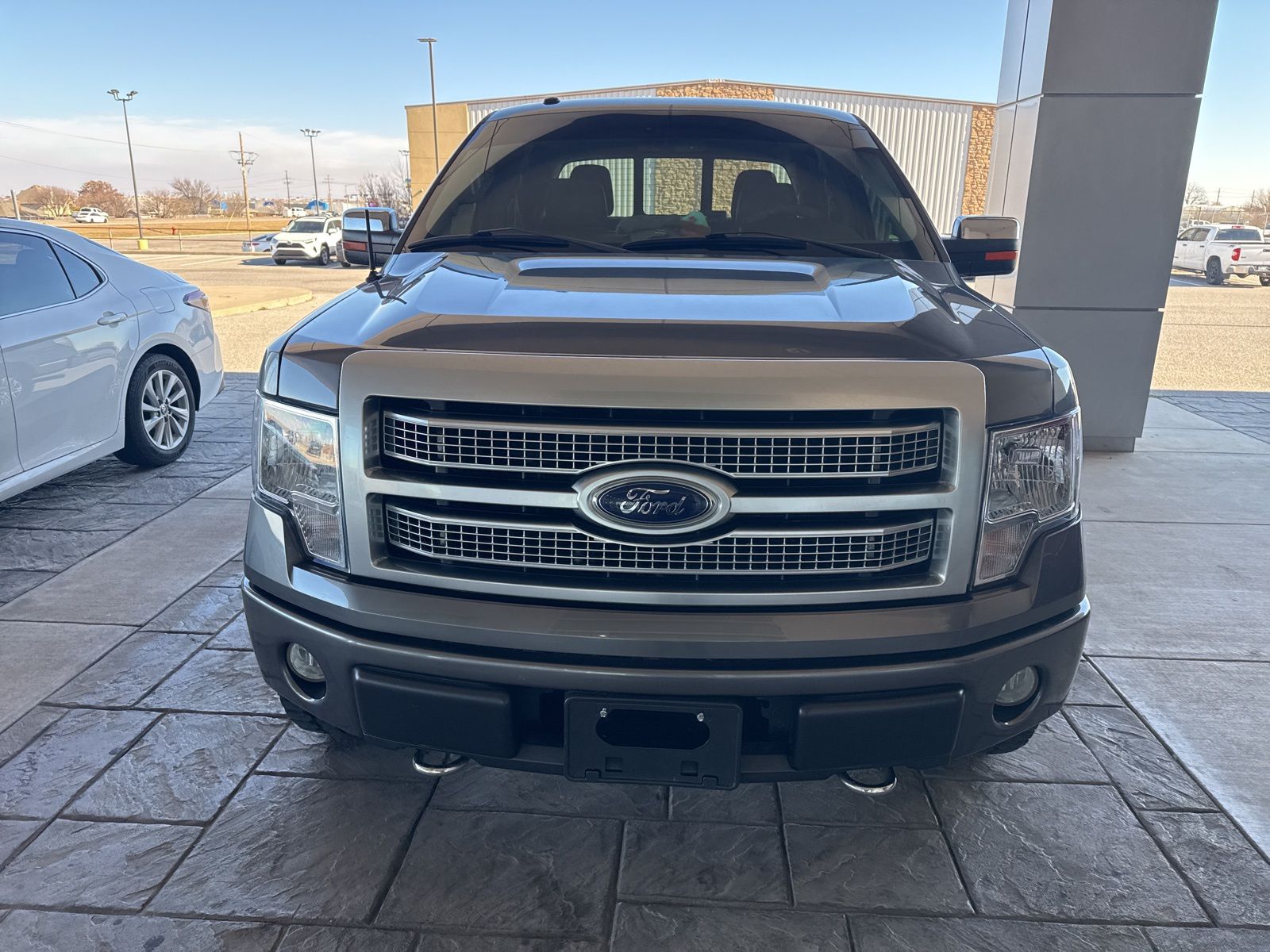 2010 Ford F-150 Lariat 2