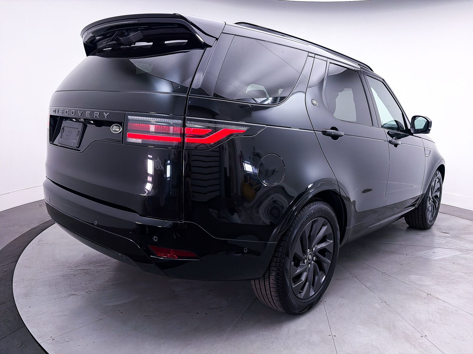 2023 Land Rover Discovery S R Dynamic - Photo 17