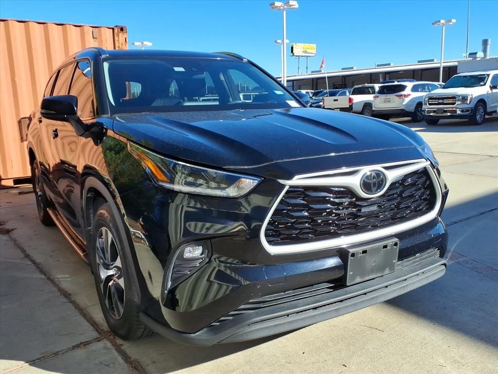 2021 Toyota Highlander XLE Black at Don McGill Toyota