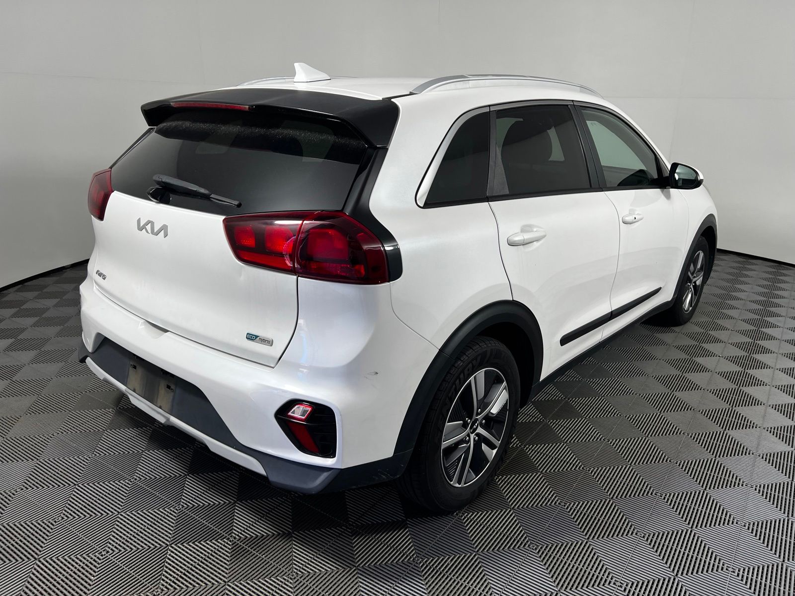 Thumbnail: 2022 Kia Niro - 5