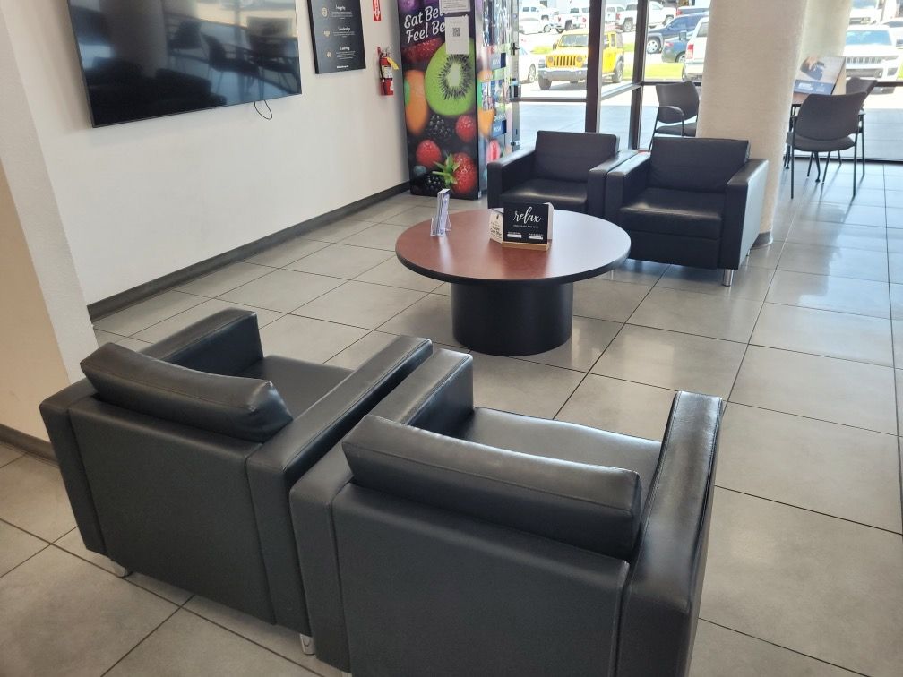 Used 2024 White Chrysler Limited image 34