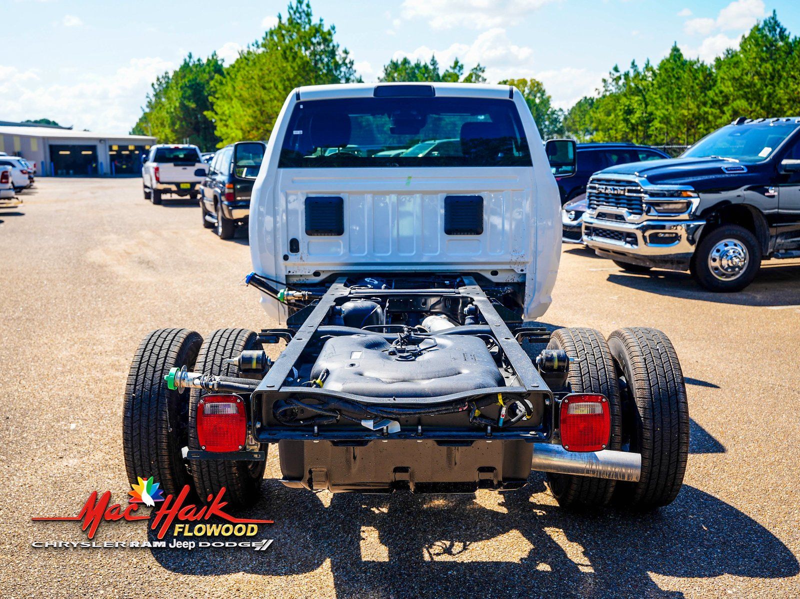 2026 RAM 3500 Chassis Tradesman - Photo 7