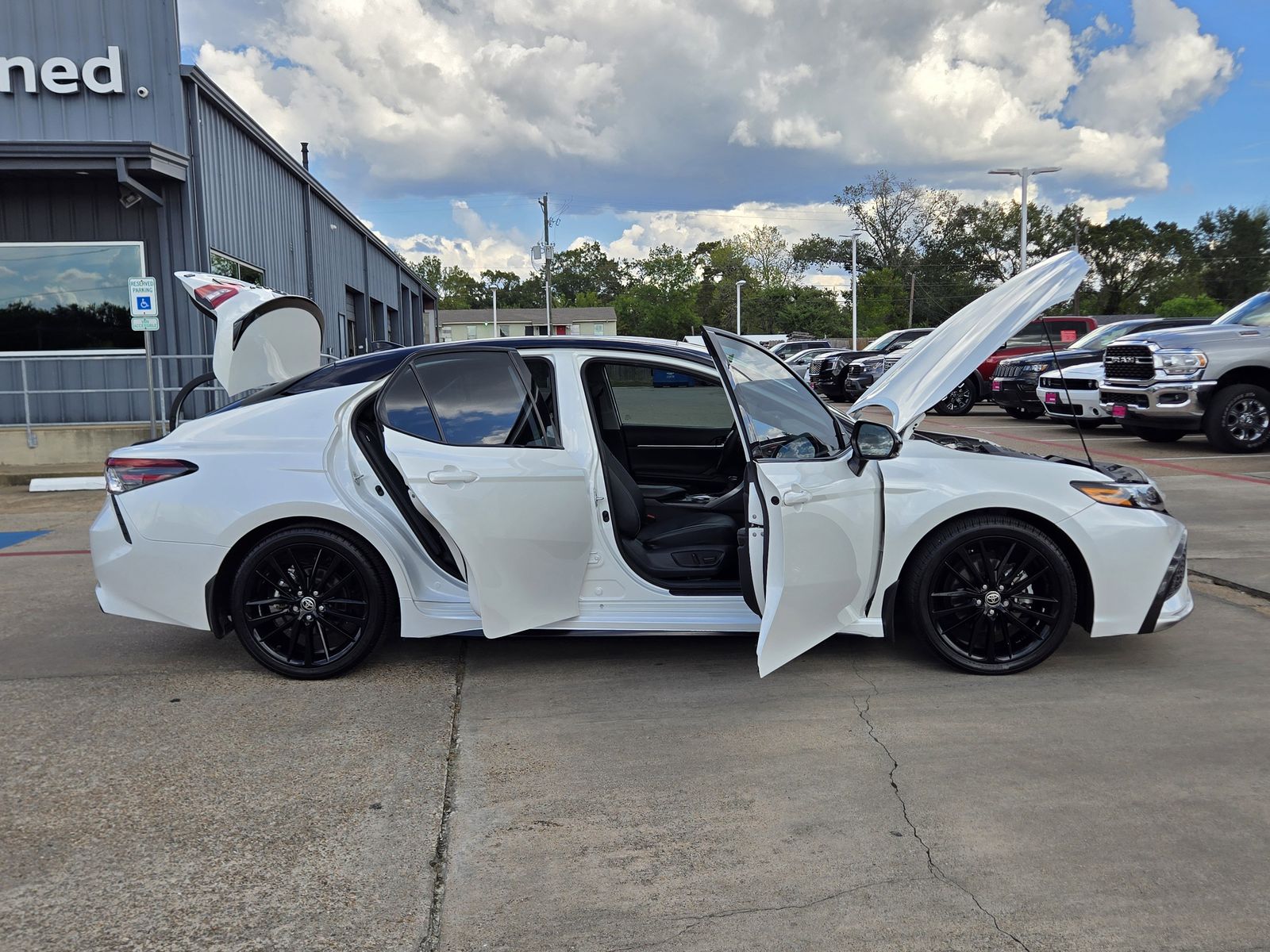 2023 Toyota Camry XSE V6 - 11