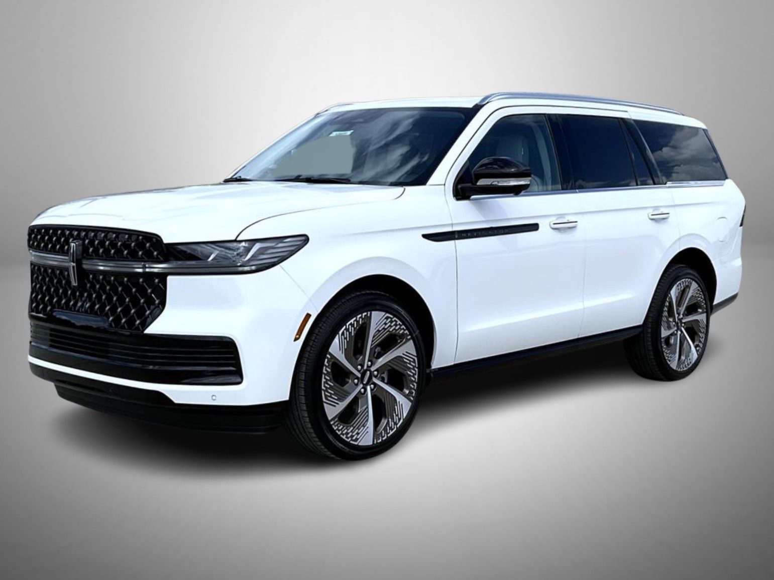 Star White Metallic Tri-Coat 2026 Lincoln Navigator SUV / Crossover Four-Wheel Drive Automatic