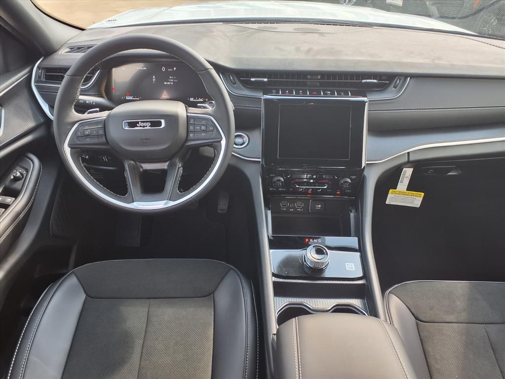 2025 Jeep Grand Cherokee Laredo - 5