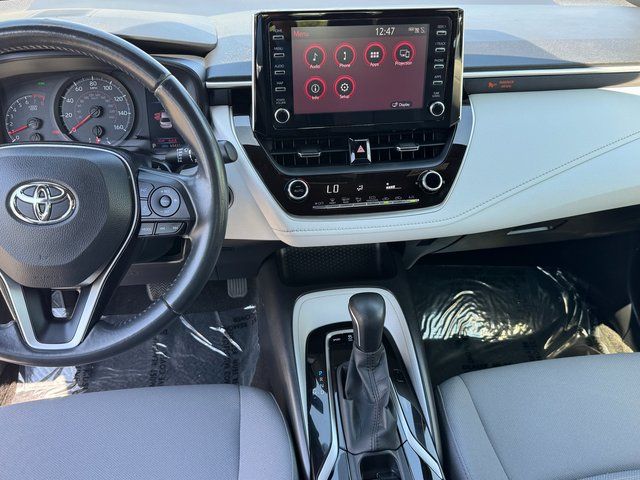 Used 2020 White Toyota SE image 32