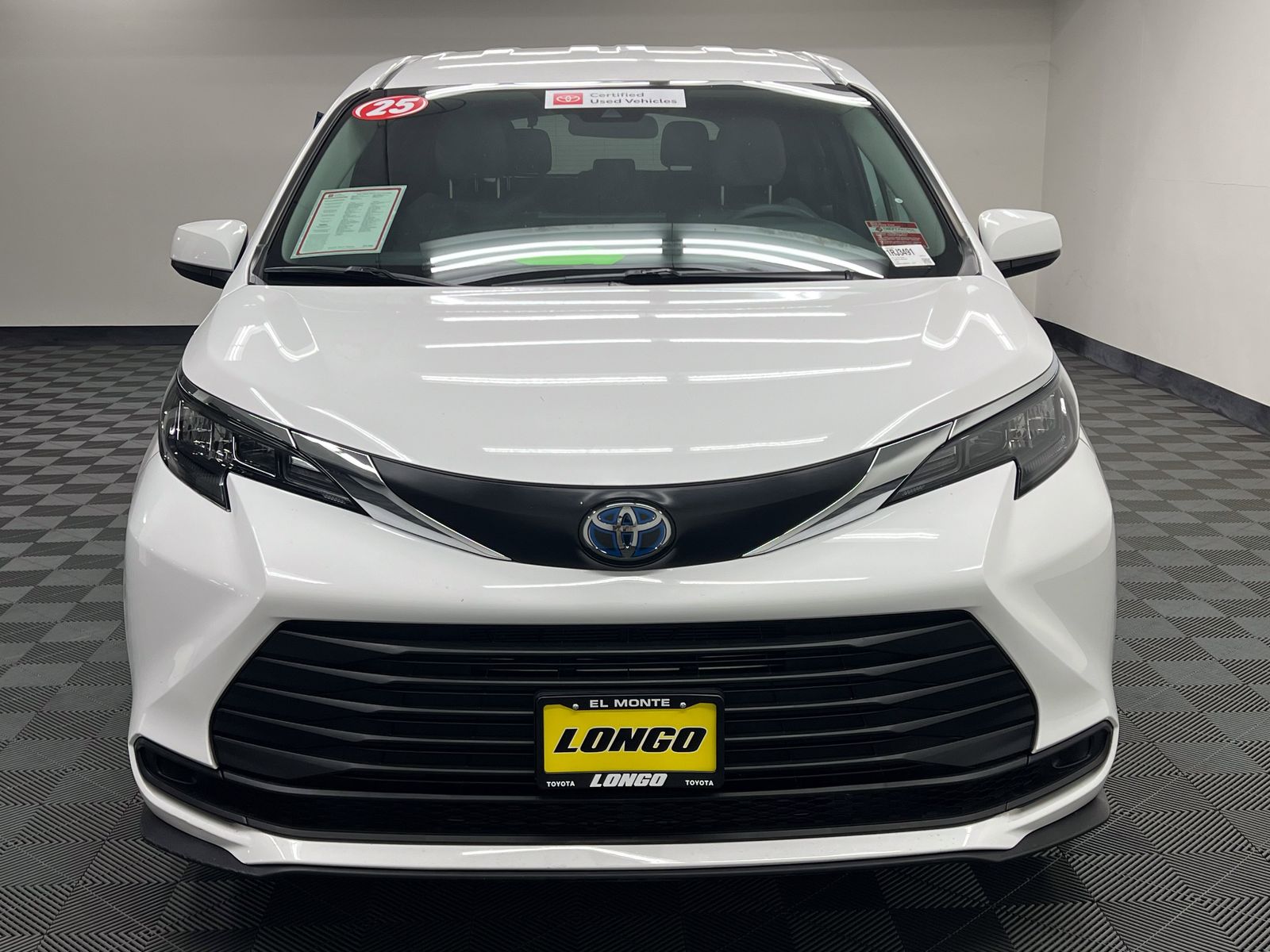 used 2025 Toyota Sienna car, priced at $40,388