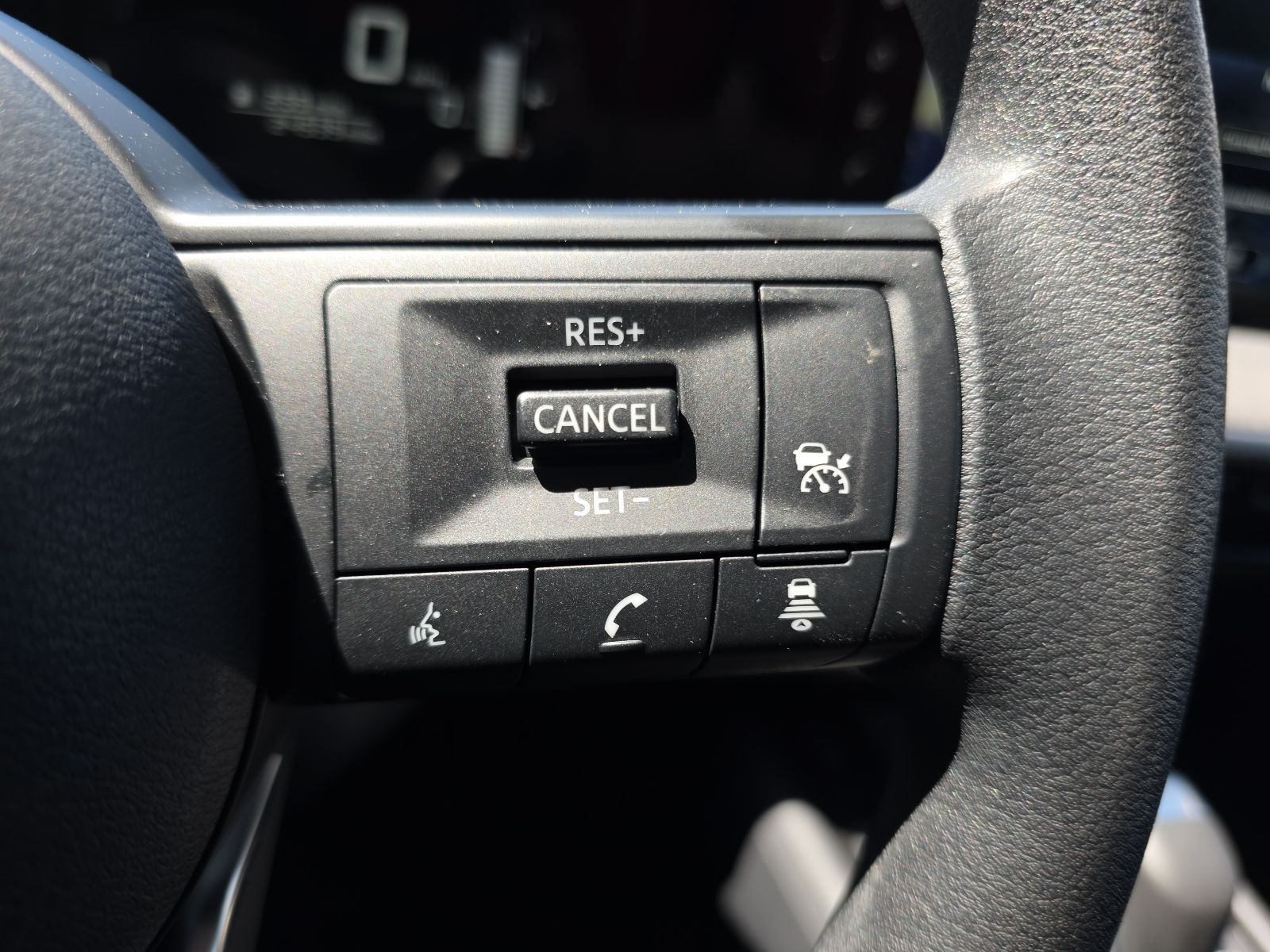 Used 2025 White Nissan SV image 35