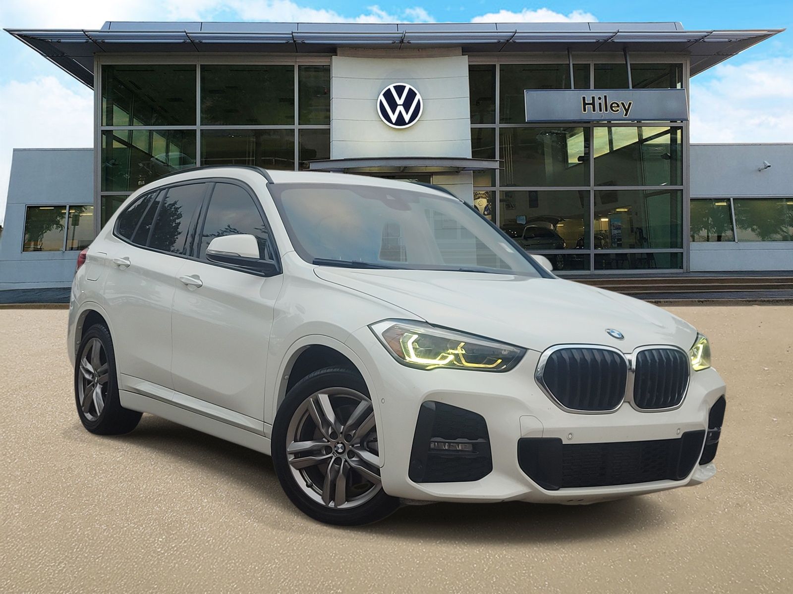 2021 BMW X1 sDrive28i's photo