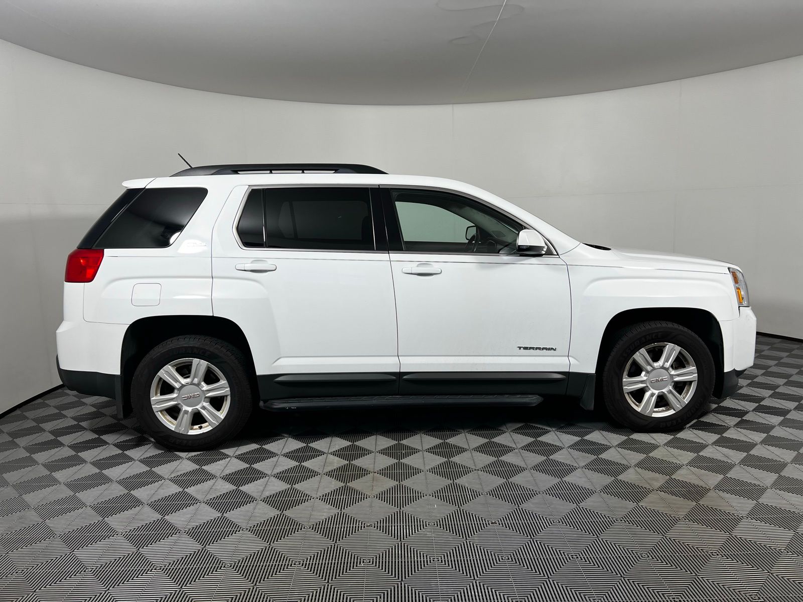 Thumbnail: 2015 GMC Terrain - 4