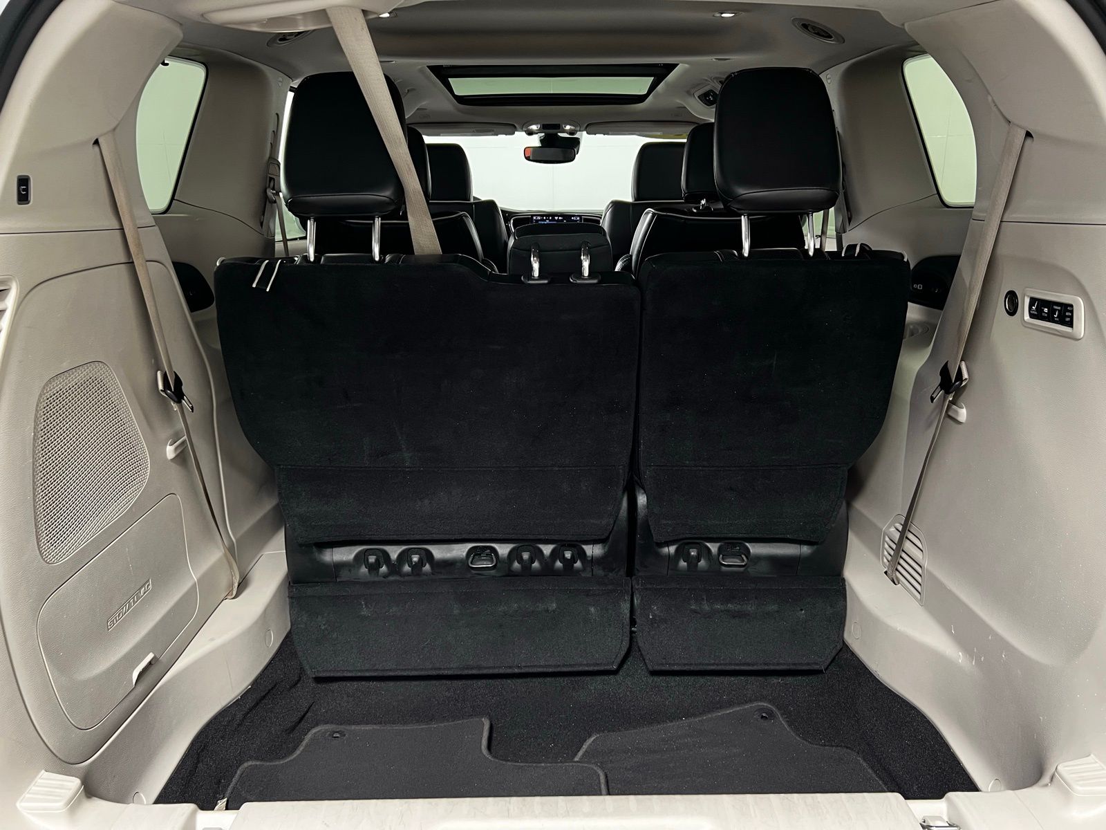 2022 Chrysler Pacifica Limited 29