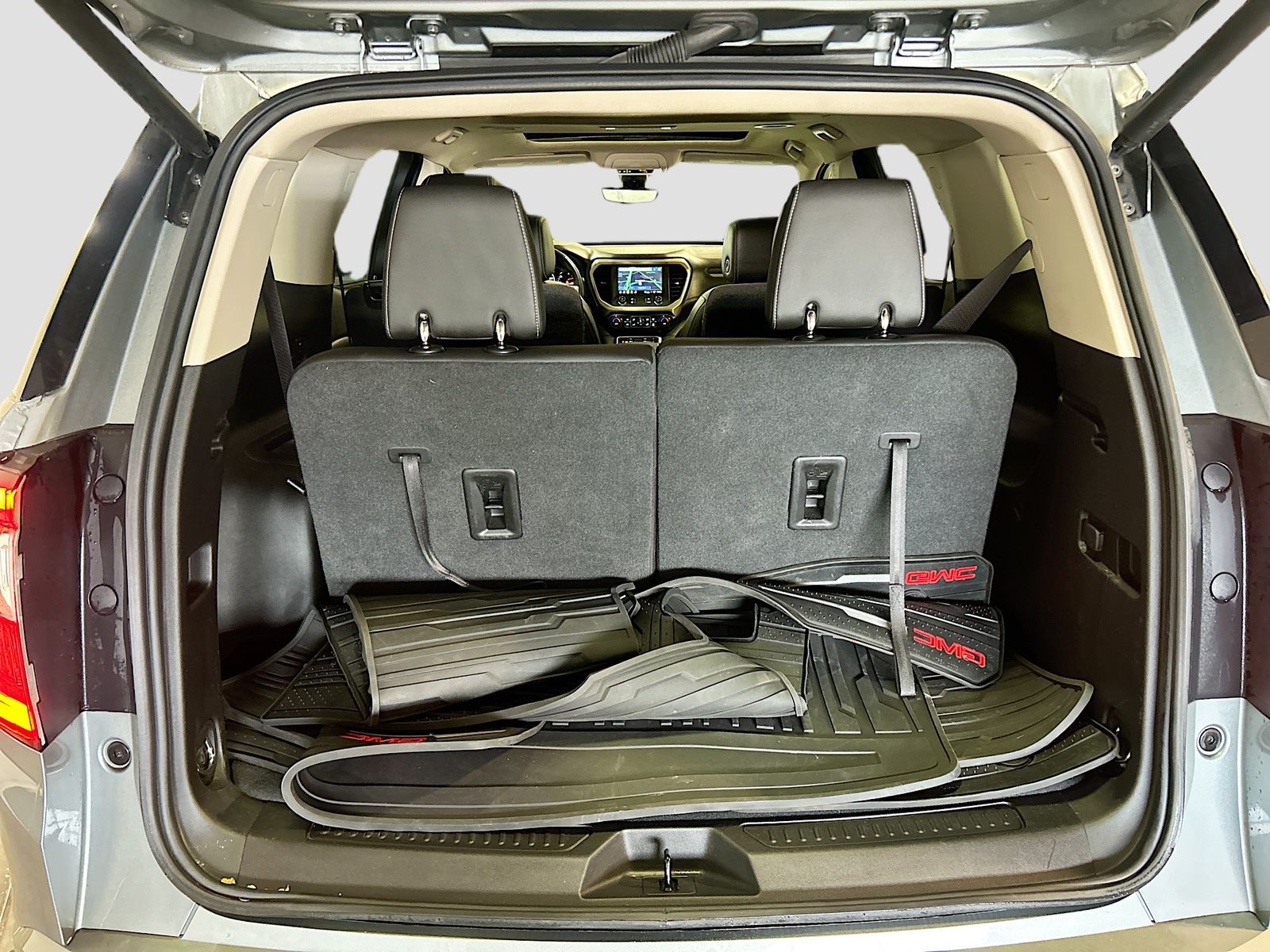 Used 2023 Silver GMC Denali image 28