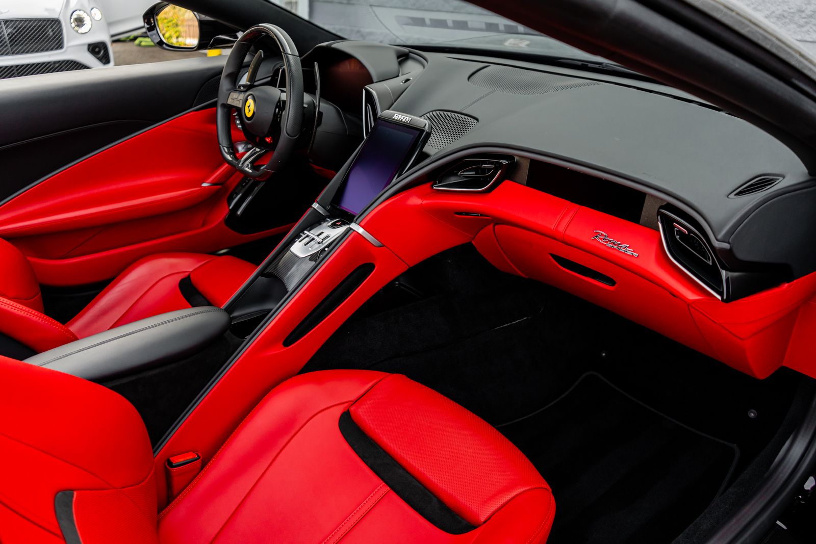 2024 Ferrari Roma Base photo 2