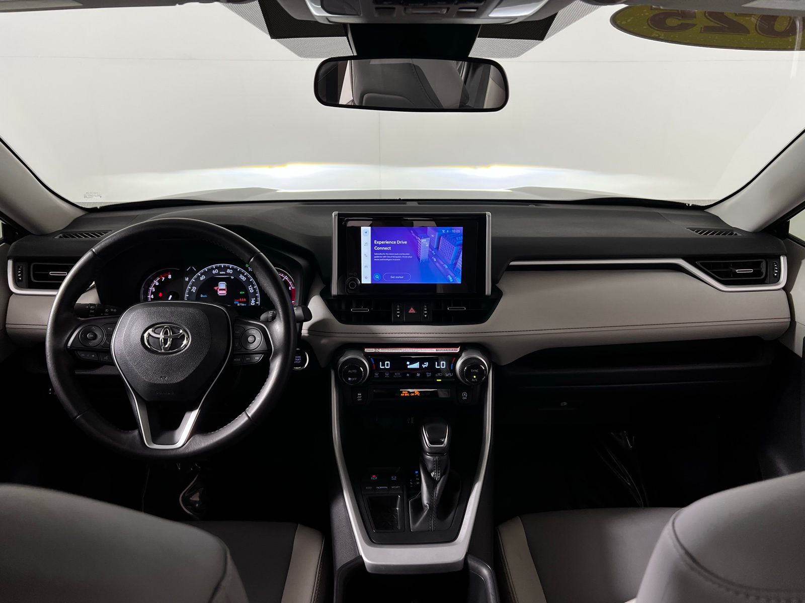 Thumbnail: 2025 Toyota RAV4 - 25