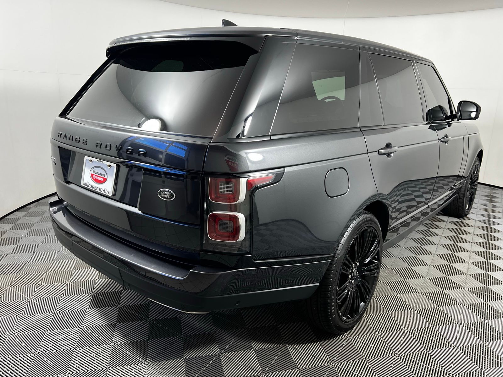 Thumbnail: 2021 Land Rover Range Rover - 12