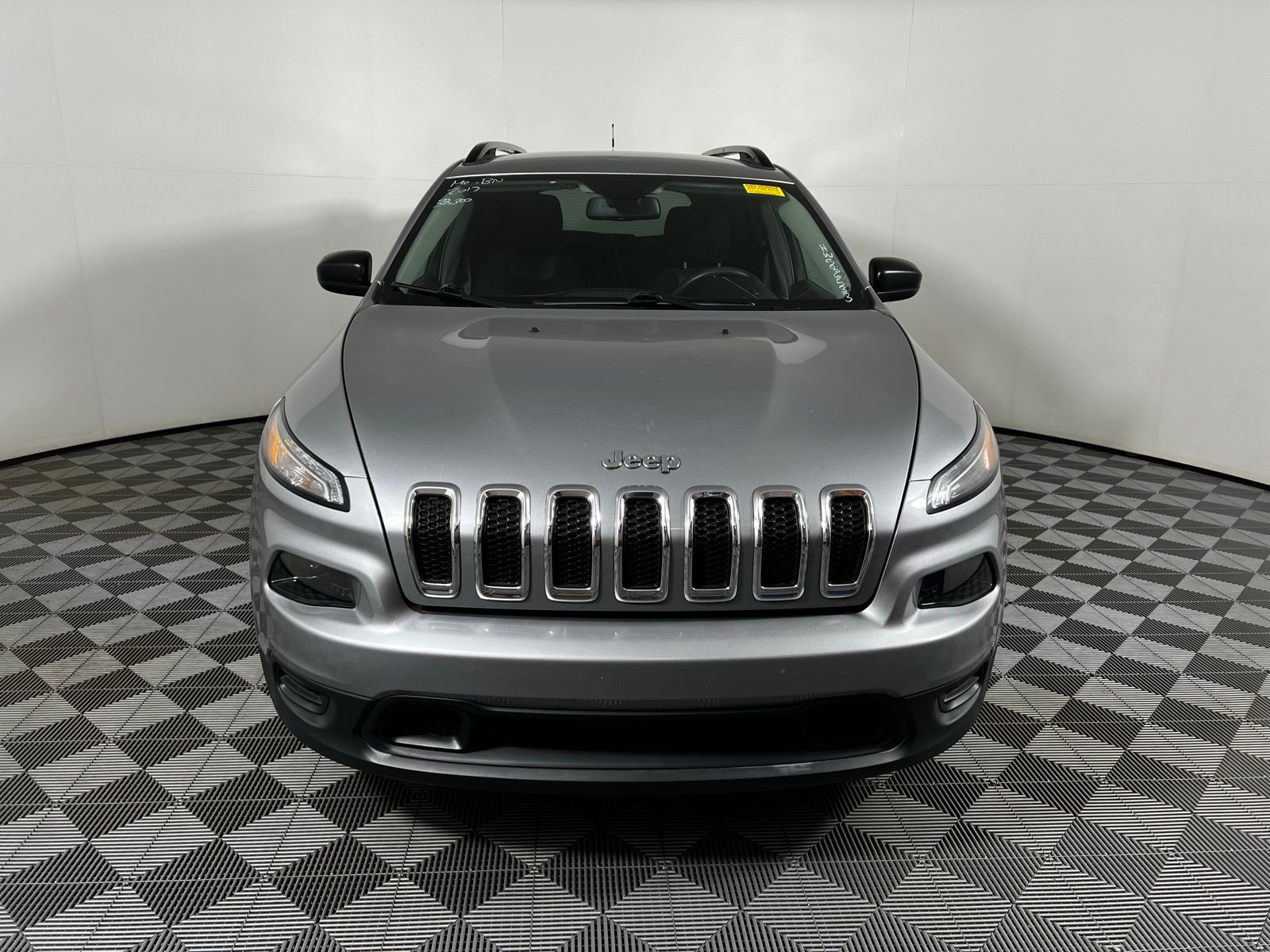 2017 Jeep Cherokee Sport 2