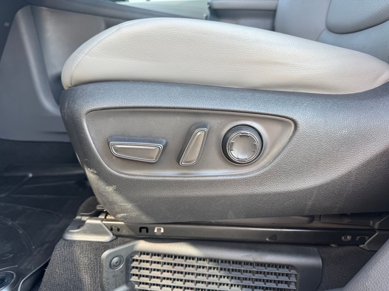 Used 2024 Toyota Sienna Van