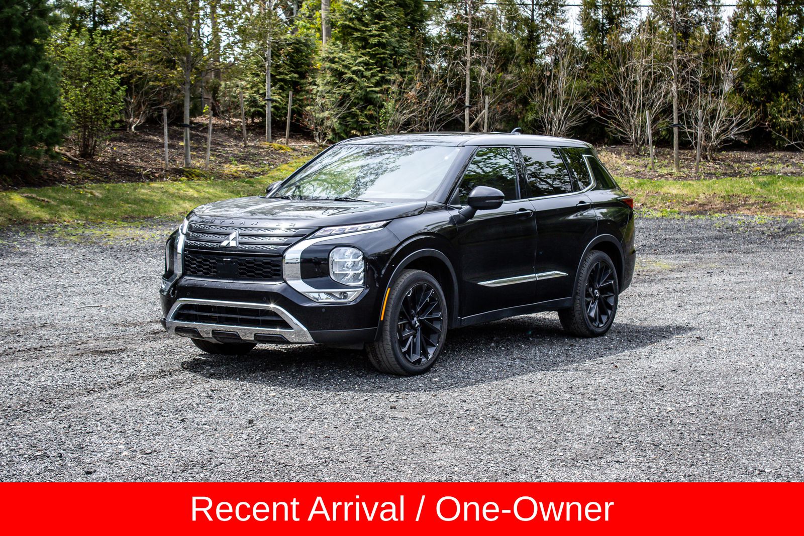 Black 2022 Mitsubishi Outlander SUV / Crossover Front-Wheel Drive Continuously Variable Transmission