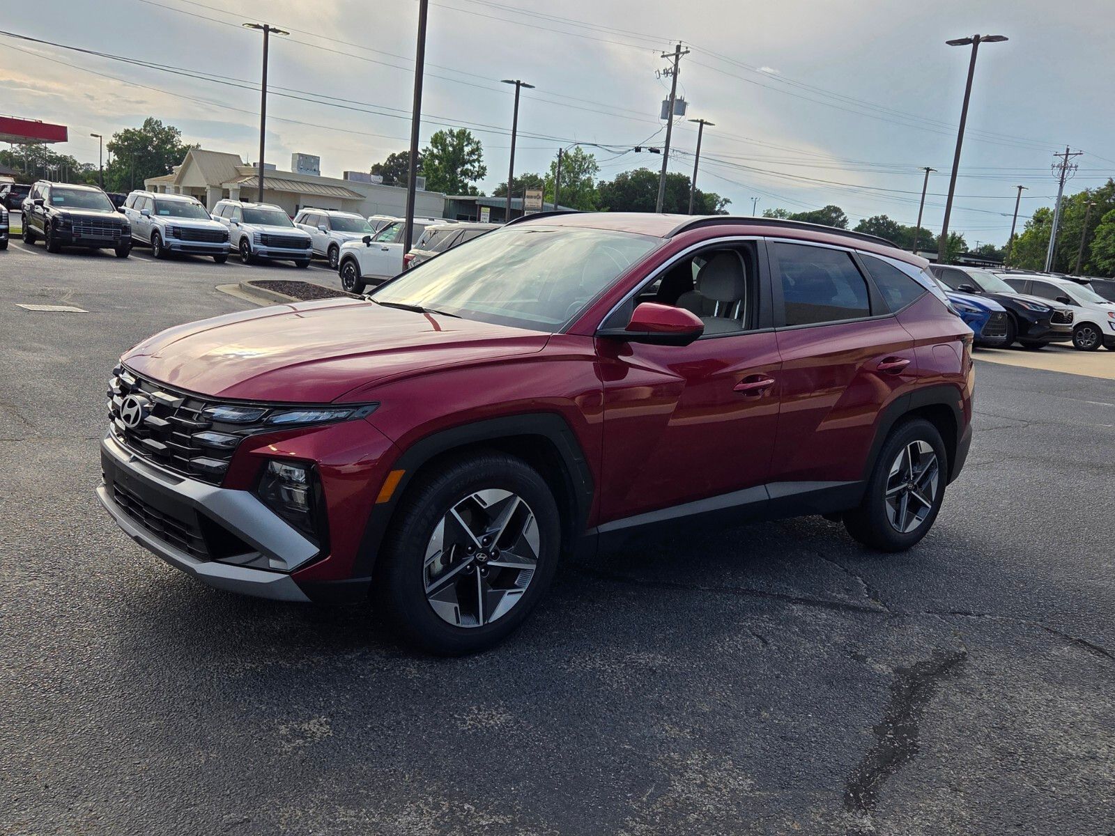 Used 2025 Red Hyundai SEL image 3