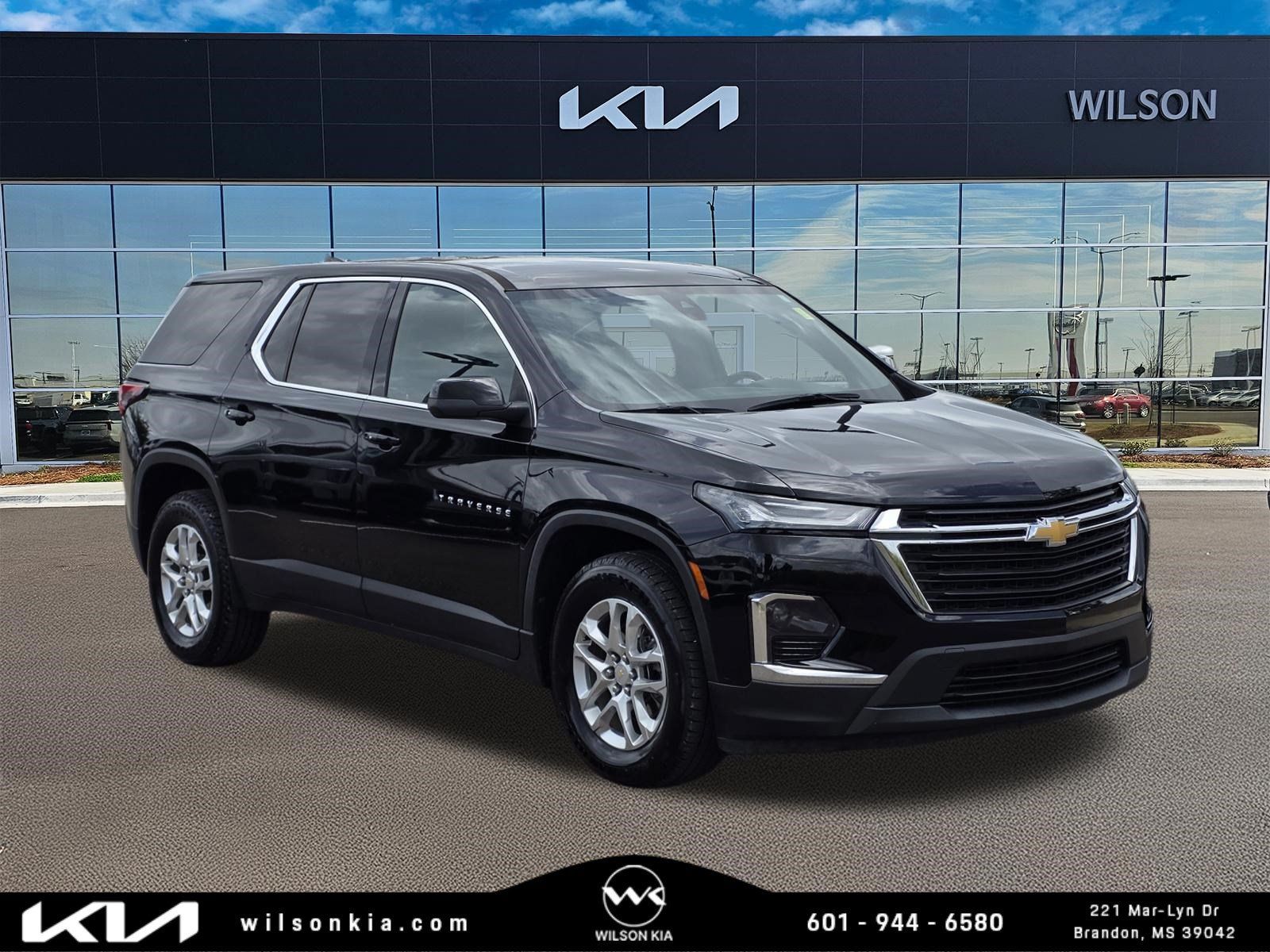  2022 Chevrolet Traverse LS FWD   
