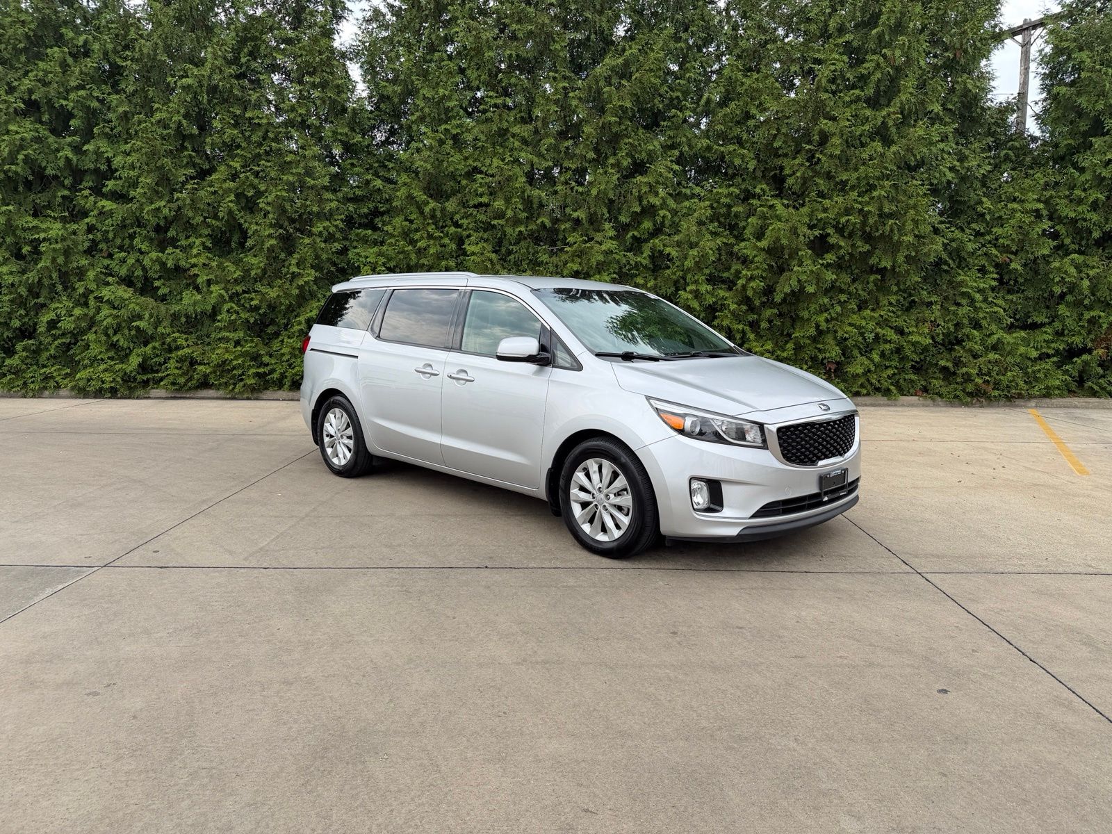 Bright Silver 2015 Kia Sedona Minivan Front-Wheel Drive 6-Speed Automatic
